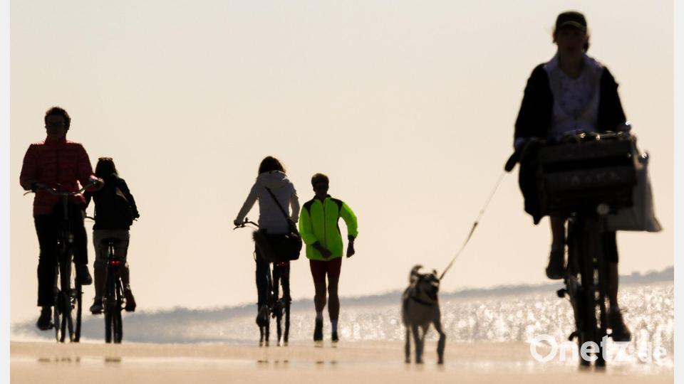 Von Sport profitieren Frauenherzen mehr als Männerherzen. (Illustration) Bild: Mohssen Assanimoghaddam/dpa