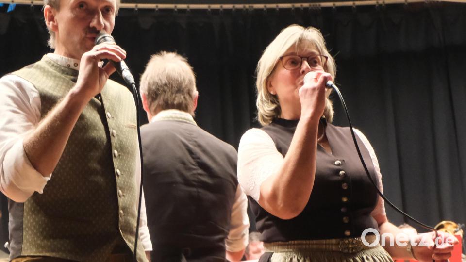 Auch gesanglich hat die Waldkirchner Blaskapelle einiges zu bieten. Bild: Fred Lehner