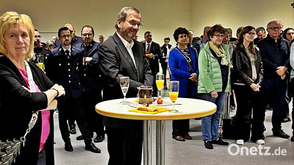 Lobesreden und ein geselliges Miteinander feierten der Jubilar und seine Pfarrgemeinde. Bild: Barbara Steinhauser