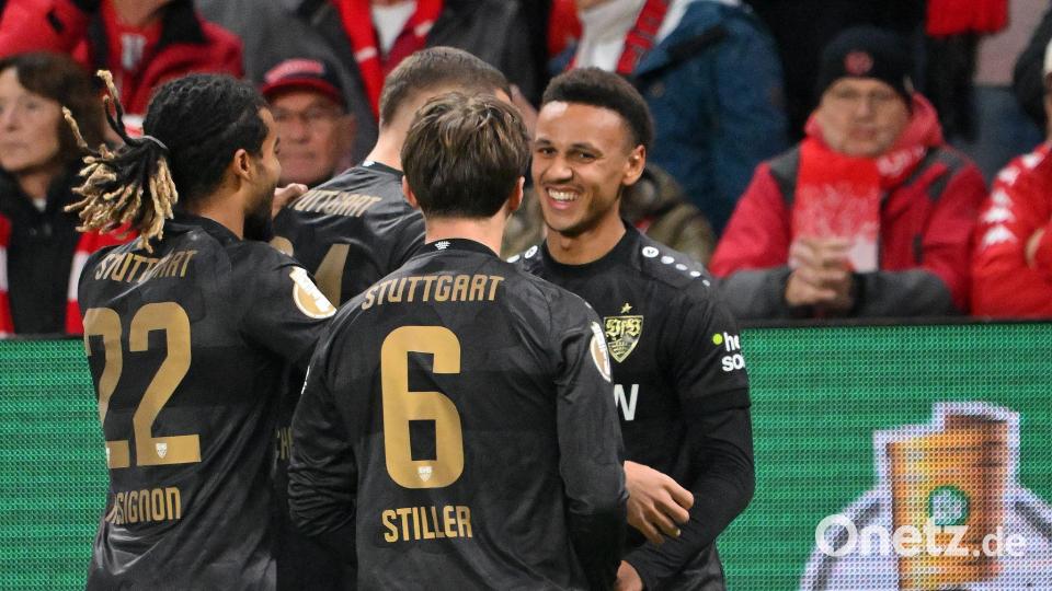 Luca Jaquez (r) erzielte das 1:0 des VfB Stuttgart gegen den FSV Mainz 05. Bild: Torsten Silz/dpa