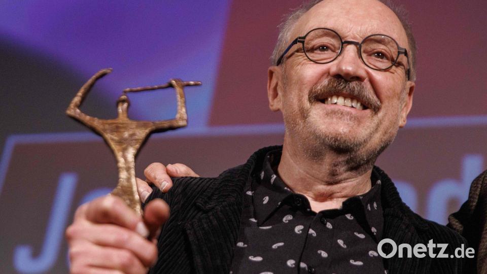 Hader wurde auch für seine spezielle künstlerische Handschrift geehrt. Bild: Carsten Koall/dpa