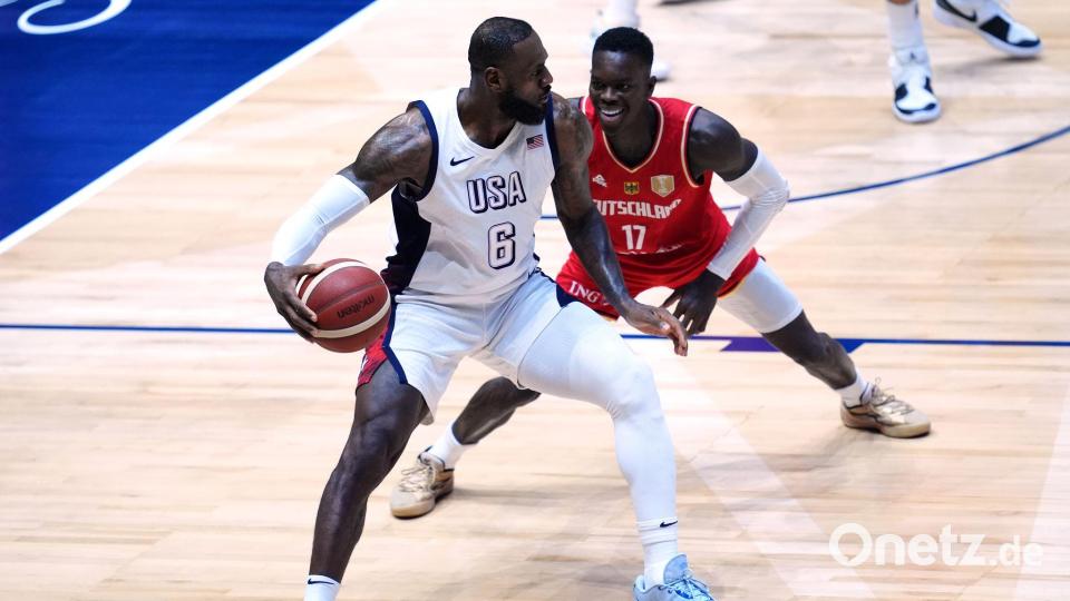 LeBron James (links) wäre über eine Aufnahme von Schröder in die Hall of Fame nicht überrascht. (Archivfoto) Bild: Adam Davy/PA Wire/dpa