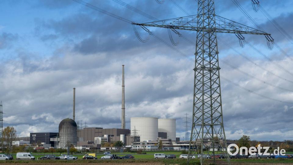 Das ehemalige Kernkraftwerk nach der Sprengung der Markanten Kühltürme. (Archivbild) Bild: Stefan Puchner/dpa