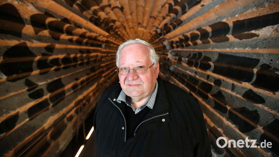 Brauchtumsforscher Manfred Becker-Huberti setzt sich seit langem mit den Ursprüngen von Halloween auseinander. Bild: Oliver Berg/dpa