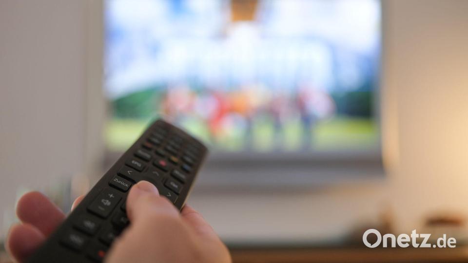 Bleibt der Bildschirm ab Mitte des Monats schwarz? (Archivbild) Bild: Bernd Weißbrod/dpa