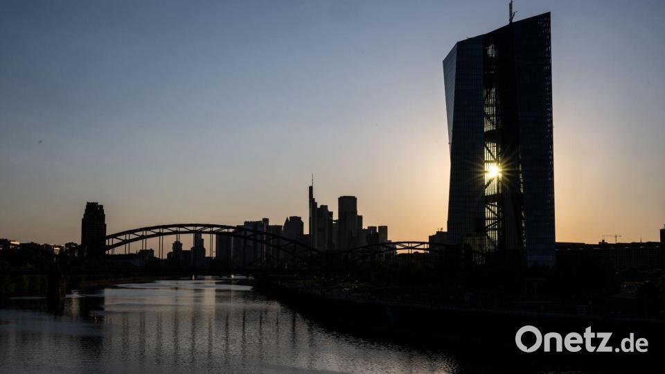 Die EZB dürfte die Leitzinsen nach Einschätzung von Ökonomen im laufenden Jahr nicht weiter senken. (Archivbild) Bild: Boris Roessler/dpa