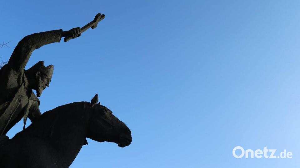 Im Bistum Augsburg wurde eine Studie zum Umgang mit sexuellem Missbrauch in der Kirche vorgestellt. (Symbolbild) Bild: Karl-Josef Hildenbrand/dpa
