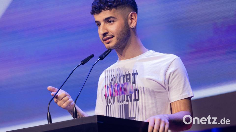 Deutschrap mit Haltung: Baran Kok gewinnt in der Kategorie „Music“. Bild: Rolf Vennenbernd/dpa