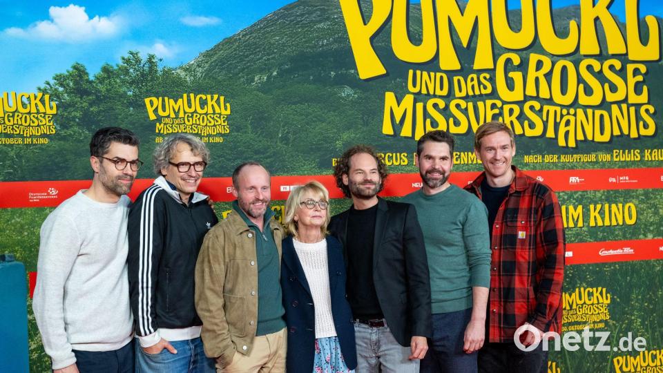 Das Filmteam bei der Premiere. (Archivbild) Bild: Lennart Preiss/dpa