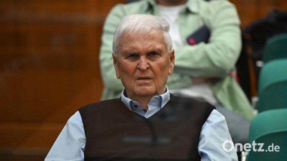 Verfolgte den Auftakt des Steuerprozesses als Zuschauer: Ex-DFB-Präsident Theo Zwanziger. Bild: Arne Dedert/dpa