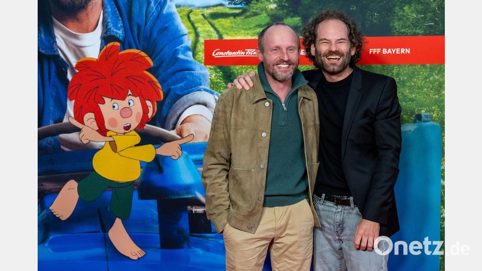 Florian Brückner (l) und Maxi Schafroth sind Meister Eder und sein Pumuckl. (Archiv) Bild: Lennart Preiss/dpa