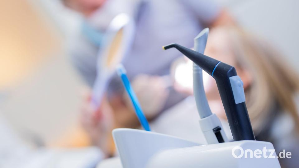 Ein Gutachten kann bei Schadenersatzforderungen helfen. (Symbolbild) Bild: Rolf Vennenbernd/dpa