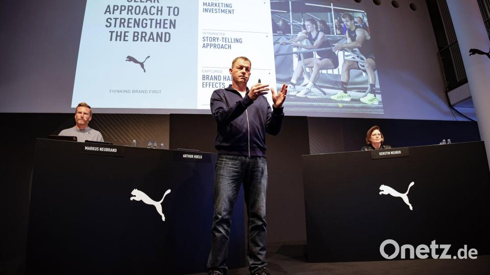 Beim Sportartikelhersteller Puma wird mit dem eisernen Besen gekehrt. Bild: Daniel Löb/dpa