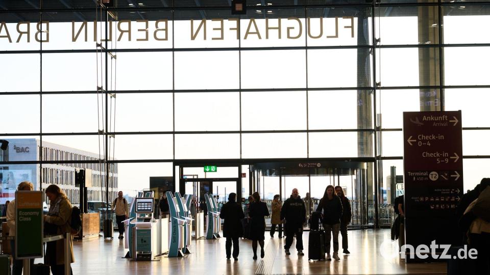 Der Flughafen wurde aufgrund von Fehlplanungen und Bauproblemen mit neun Jahren Verspätung eröffnet. Bild: Annette Riedl/dpa