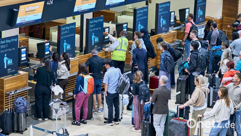 Ein Hackerangriff auf einen externen Dienstleister sorgte Anfang Oktober für tagelange Probleme beim Check-in. (Archivbild) Bild: Michael Ukas/dpa