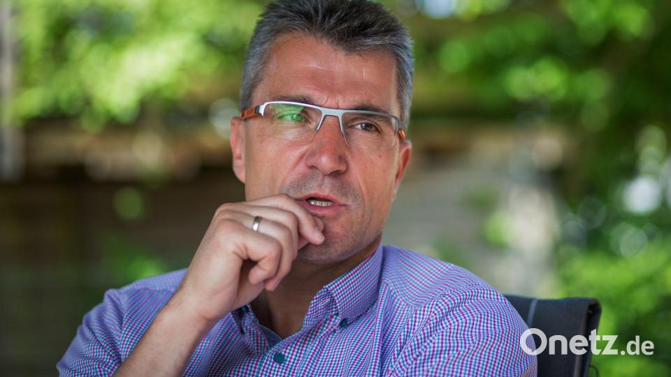 Schiedsrichter-Chef Knut Kircher kann sich eine Pokal-Reform beim Einsatz des Video-Assistenten vorstellen. Bild: Christoph Schmidt/dpa