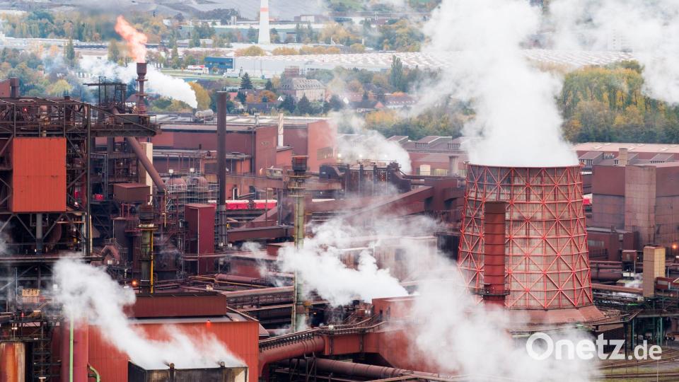 Stahlkonzernen machen die hohen Energiepreise zu schaffen (Archivbild) Bild: Julian Stratenschulte/dpa