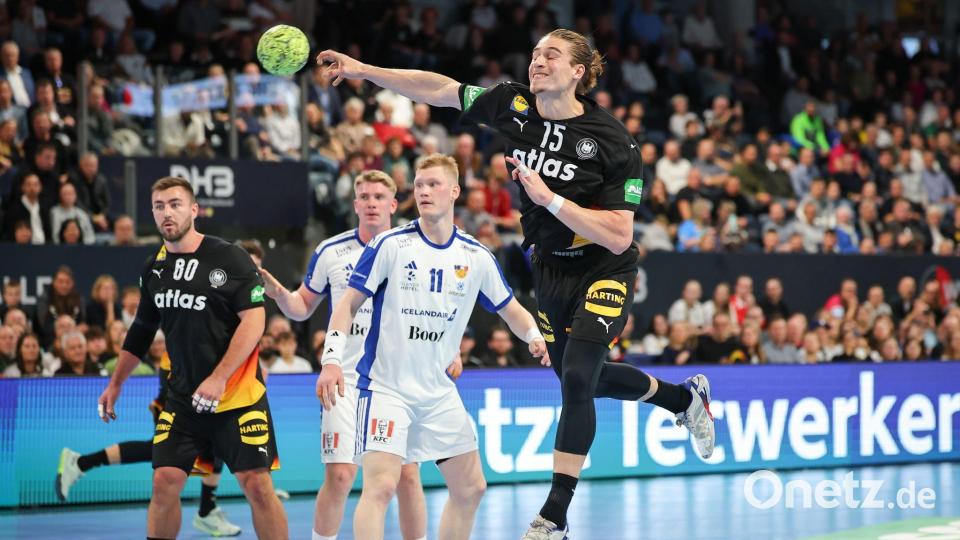 Juri Knorr zeigt gegen Island die beste Leistung seit langem. Bild: Daniel Karmann/dpa