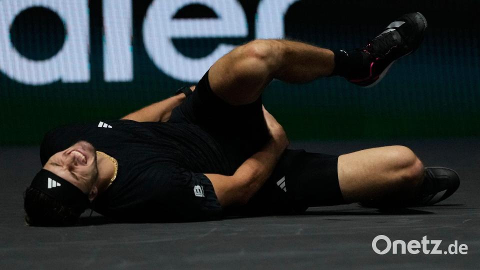 Alexander Zverev stürzte während des Matches. Bild: Michel Euler/AP/dpa