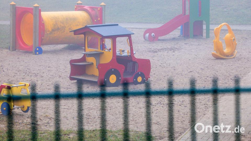 Besonders in östlichen Bundesländern fehlen den Kitas Kinder. (Symbolbild) Bild: Jens Büttner/dpa