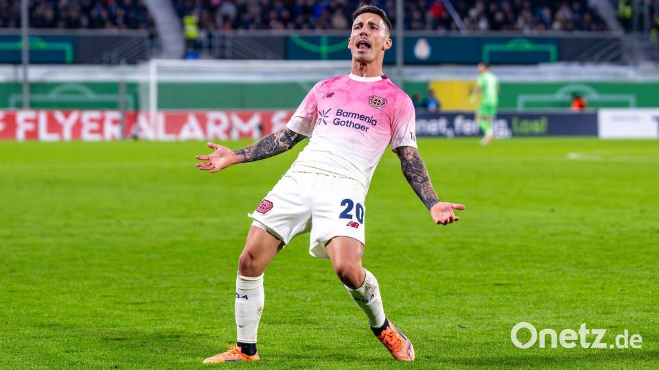 Die Freistöße von Alejandro Grimaldo sind gefürchtet. Bild: David Inderlied/dpa