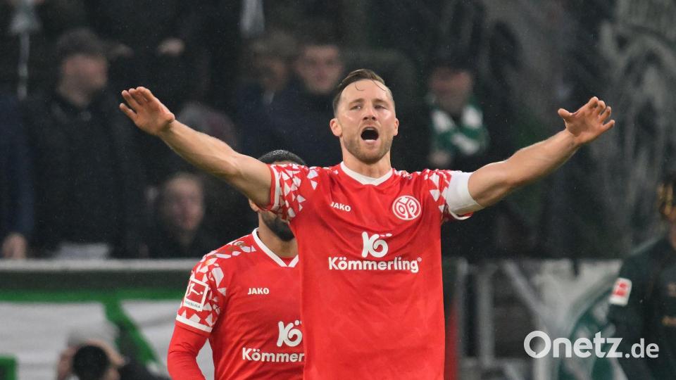 Traf zum 1:0 gegen Werder Bremen: Mainz-Kapitän Silvan Widmer. Bild: Torsten Silz/dpa
