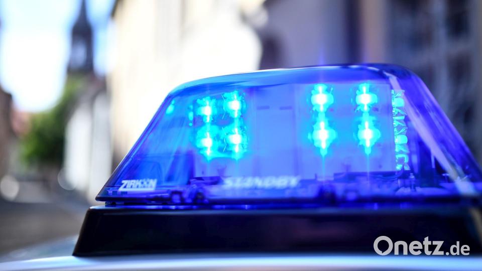 Die Polizei sucht nach einem flüchtigen Straftäter. Bild: Patrick Seeger/dpa