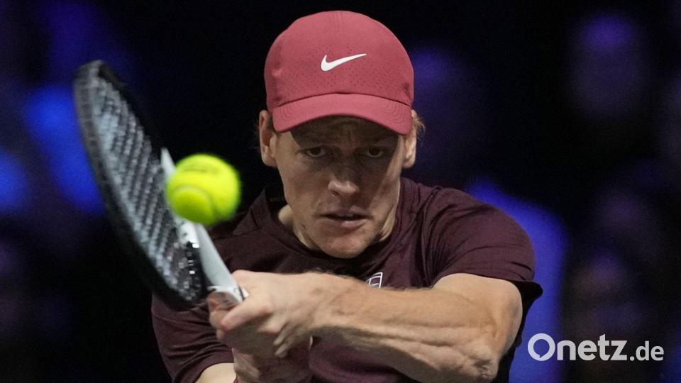Ist wieder die Nummer 1 der Tennis-Welt: Jannik Sinner. Bild: Christophe Ena/AP/dpa