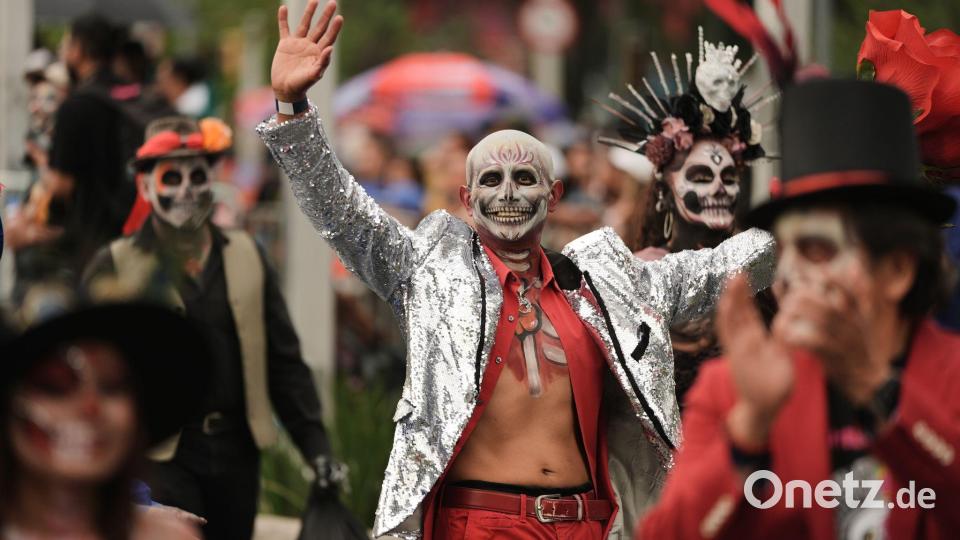 Die jährliche Parade findet seit 2016 statt. Bild: Claudia Rosel/AP/dpa