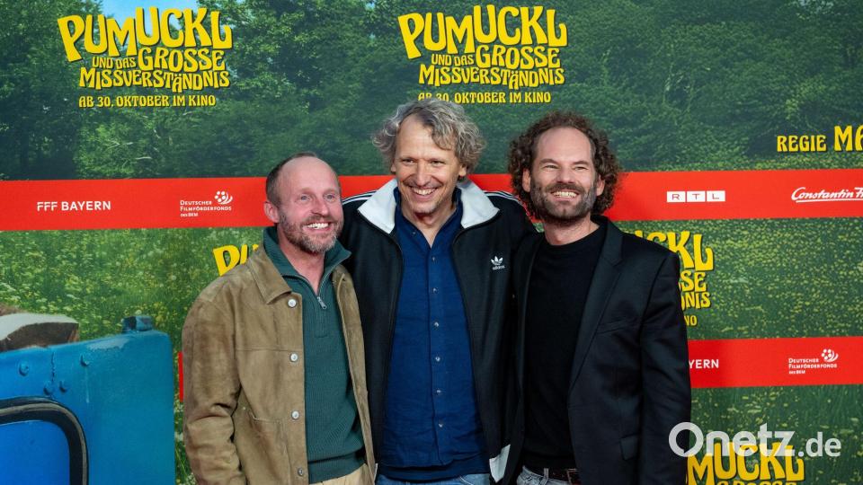 Florian Brückner (l) spielt Meister Eder, Maxi Schafroth (r) spricht den Pumuckl. Bild: Lennart Preiss/dpa