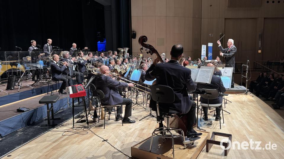Der Abend fand mit dem Dschungelbuch-Klassikers „Probier's mal mit Gemütlichkeit“ ein mitreißendes Ende. Bild: mgo