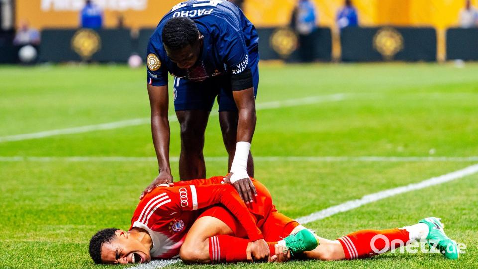 Der Schockmoment: Jamal Musiala liegt im Viertelfinalspiel gegen PSG bei der Club-WM in Atlanta verletzt am Boden. (Archivbild) Bild: Malachi Gabriel/ZUMA Press Wire/dpa