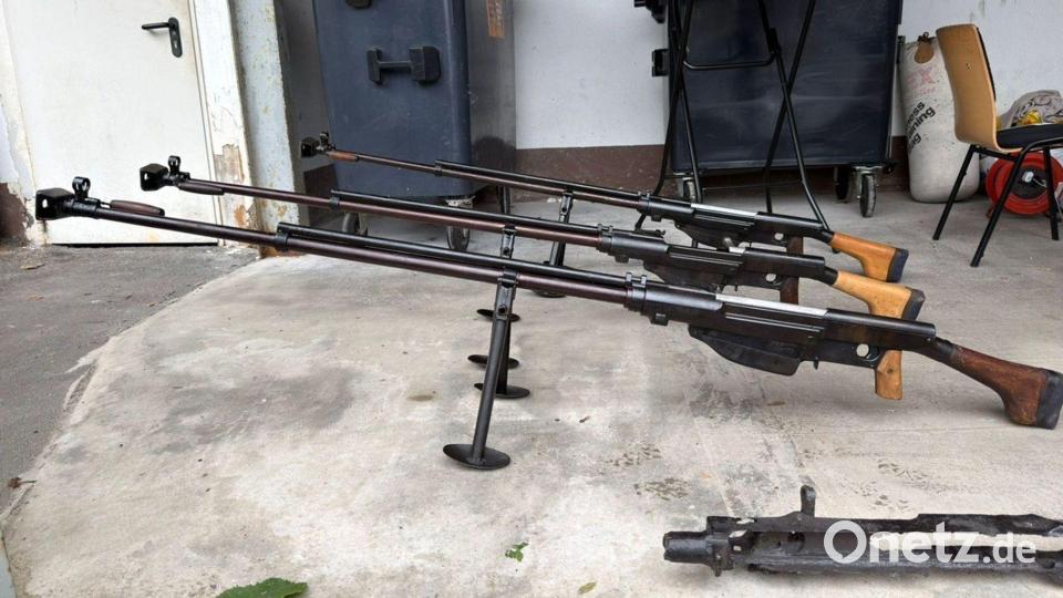 Die Remscheider Ermittler sind in einem weiteren Geheimraum fündig geworden. Bild: Polizei Wuppertal/dpa