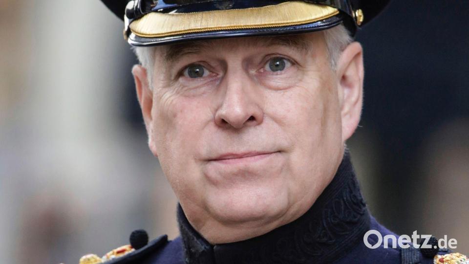 Andrew verliert auch seinen letzten militärischen Titel. Bild: Olivier Matthys/AP/dpa