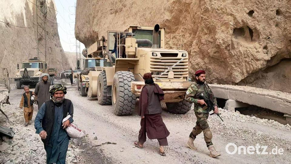 Die Aufräumarbeiten lauf auf Hochtouren. Bild: M. Fardin Nawrozai/XinHua/dpa