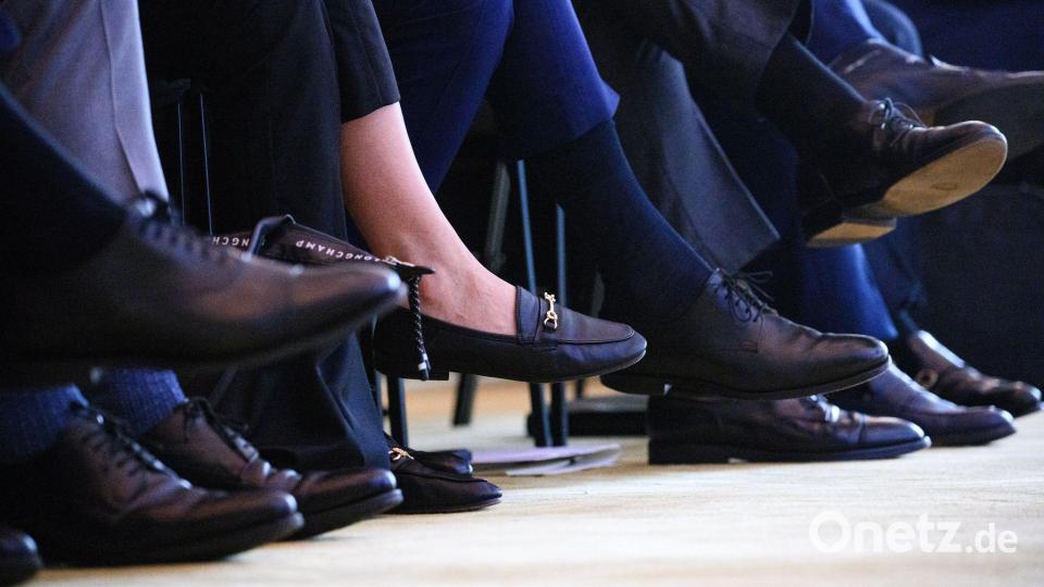 Frauen in Führungspositionen sind in Deutschland weiterhin die Minderheit. (Symbolbild) Bild: Bernd von Jutrczenka/dpa
