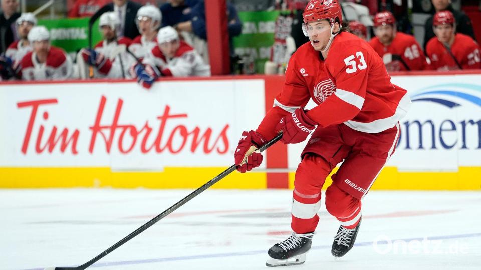 NHL-Star-Verteidiger Moritz Seider erwartet die beste deutsche Eishockey-Nationalmannschaft überhaupt bei Olympia Bild: Carlos Osorio/AP/dpa