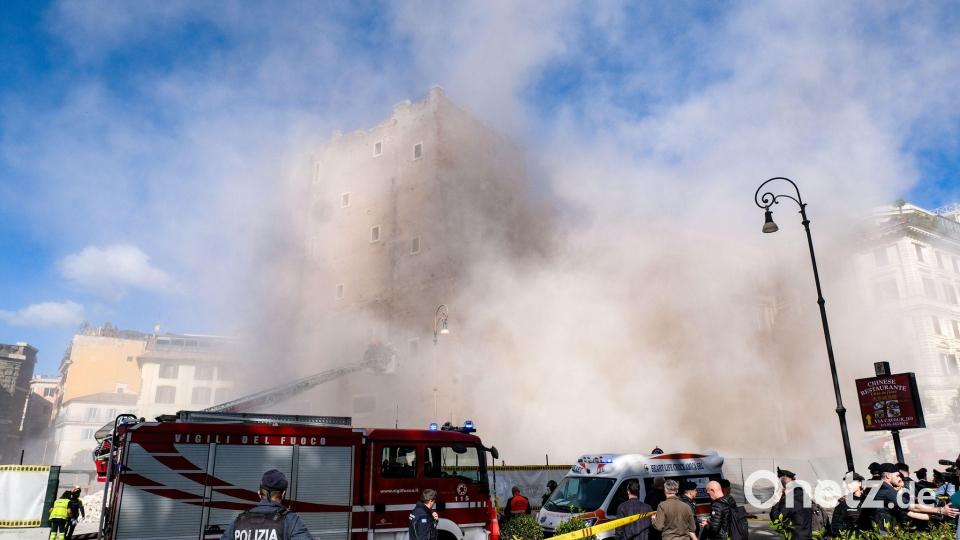 Das historische Bauwerk im Stadtzentrum wurde zum Zeitpunkt des Unglücks renoviert. Bild: Mauro Scrobogna/LaPresse via ZUMA Press/dpa