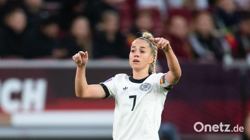 Kapitänin Giulia Gwinn möchte sich mit der deutschen Auswahl für die WM 2027 in Brasilien qualifizieren. (Archivbild) Bild: Marius Becker/dpa