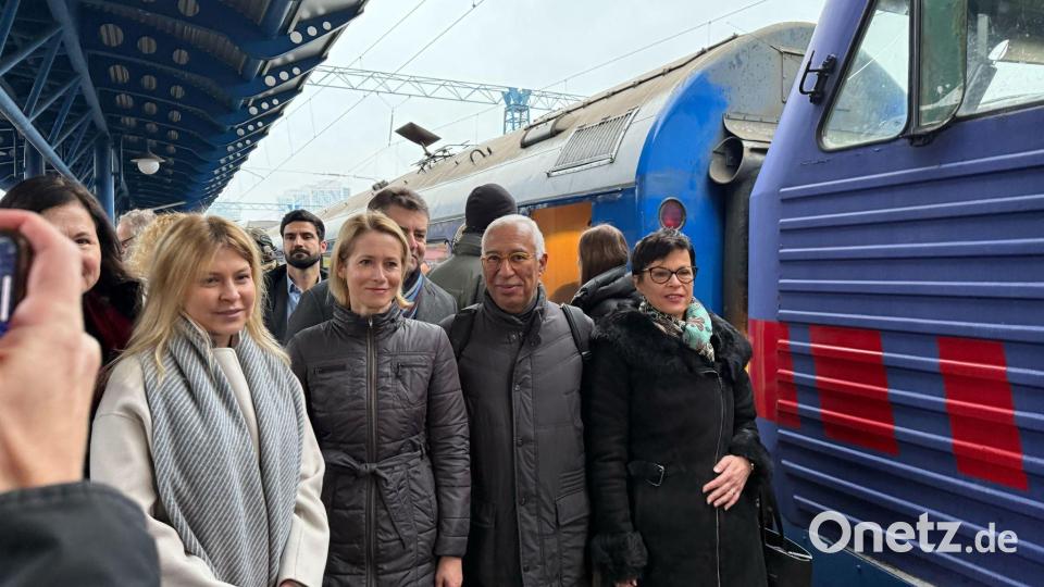 Die EU-Außenbeauftragte Kaja Kallas (2.v.l) und EU-Erweiterungskommissarin Marta Kos (r) legen Berichte zu Reformfortschritten von Ländern vor, die in die Europäische Union streben. (Archivbild) Bild: Ansgar Haase/dpa