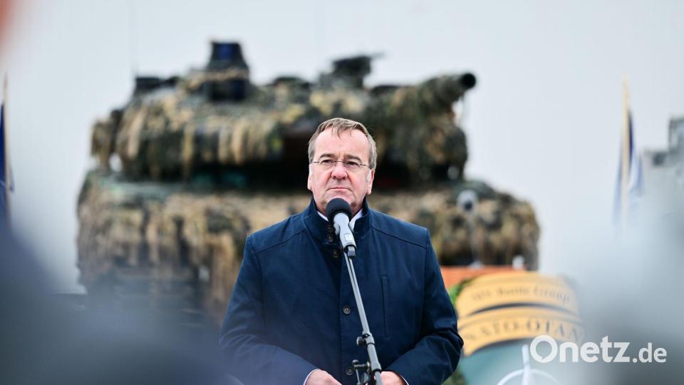 Als einziges Mitglied im Kabinett Scholz schaffte es Verteidigungsminister Boris Pistorius (SPD) auch ins Kabinett Merz. (Archivbild) Bild: Sebastian Christoph Gollnow/dpa