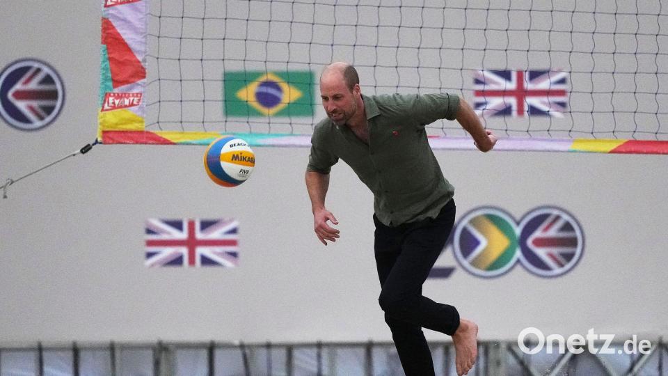 William spielte an der legendären Copacabana. Bild: Silvia Izquierdo/AP/dpa