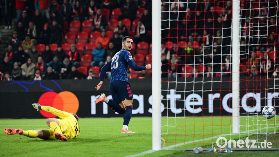 Mikel Merino trifft beim souveränen Auswärtssieg des FC Arsenal doppelt. Bild: Kamaryt Michal/CTK/dpa