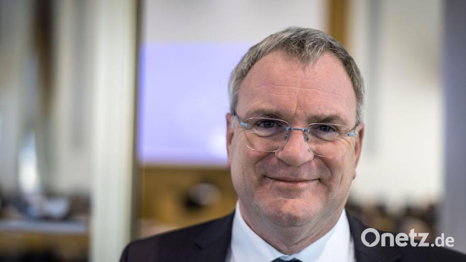 Der Koblenzer Generalstaatsanwalt Harald Kruse wundert sich, dass die Kreditkartenkriminalität bis nach Nordkorea reicht. (Archivbild) Bild: Helmut Fricke/dpa