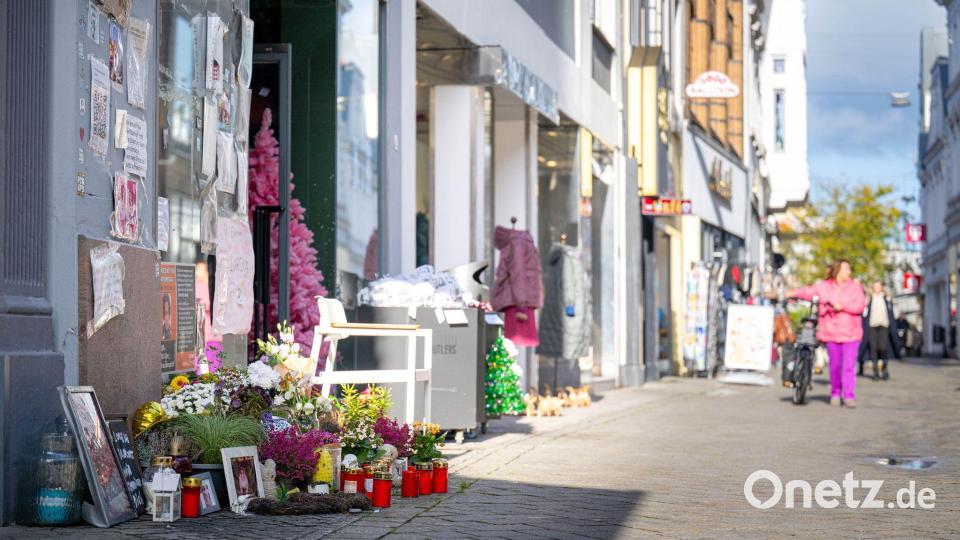 Die tödlichen Polizeischüsse auf einen jungen Mann in Oldenburg haben für große Anteilnahme und eine gesellschaftliche Debatte gesorgt. (Archivbild) Bild: Sina Schuldt/dpa