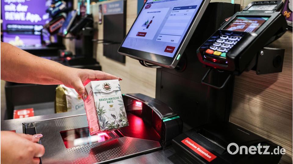 SB-Kassen sind im deutschen Einzelhandel inzwischen weit verbreitet. Bild: Oliver Berg/dpa