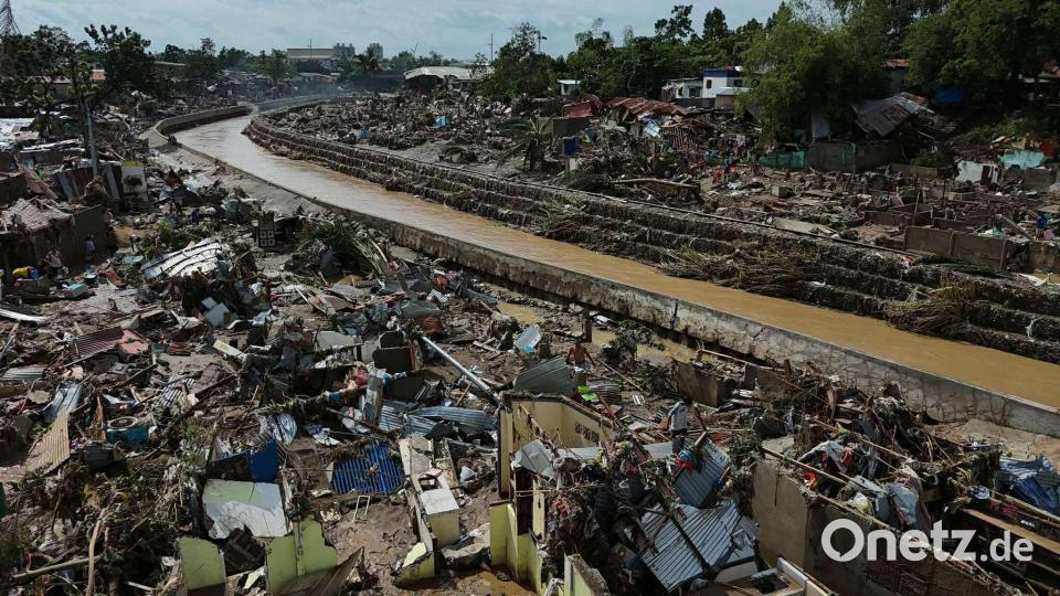 Die Zerstörungen sind gewaltig - es handelt sich um eine der schlimmsten Flutkatastrophen der vergangenen Jahre in dem Inselstaat. Bild: Jacqueline Hernandez/AP/dpa