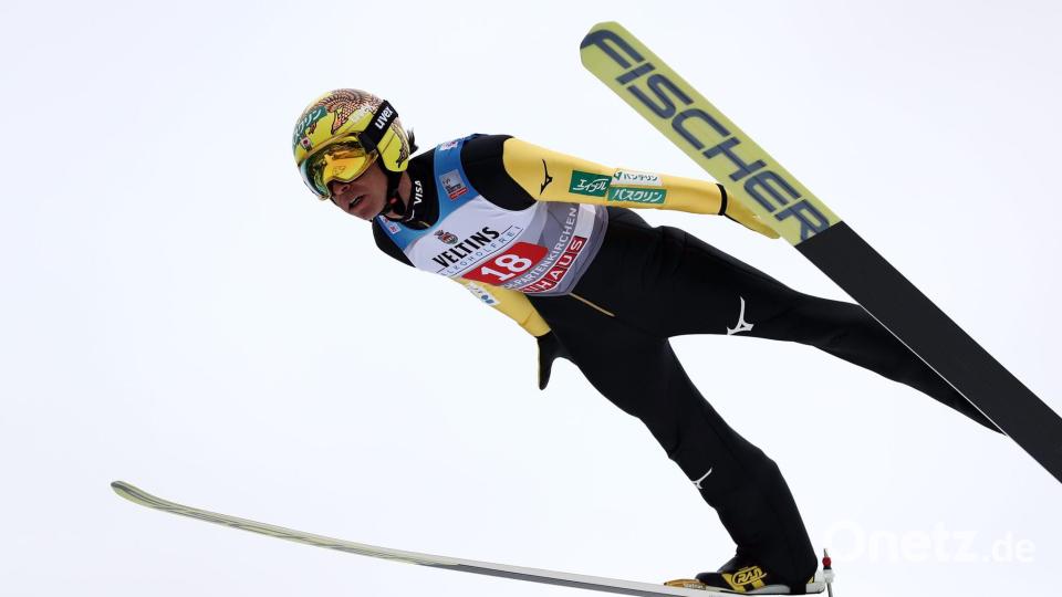 Der 53-jährige Noriaki Kasai möchte sich im Continental Cup für den Weltcup empfehlen. Bild: Daniel Karmann/dpa