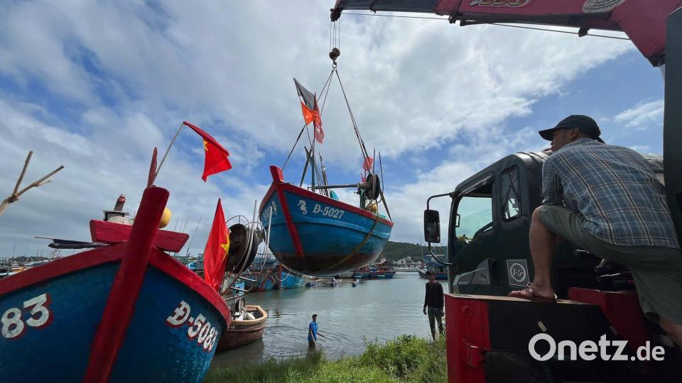 In Vietnam wurden vorsorglich Boote in Sicherheit gebracht. Bild: Pham Linh/VNExpress/AP/dpa