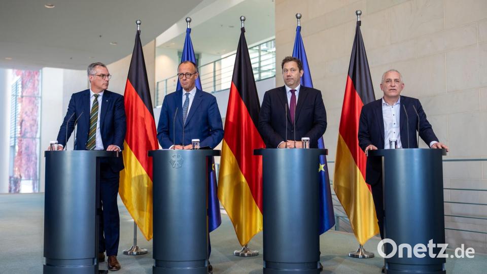 Merz will die Stahlindustrie erhalten. Bild: Michael Kappeler/dpa